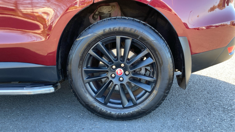 Jaguar F-Pace 2.0d Portfolio 5dr Auto AWD Diesel Estate